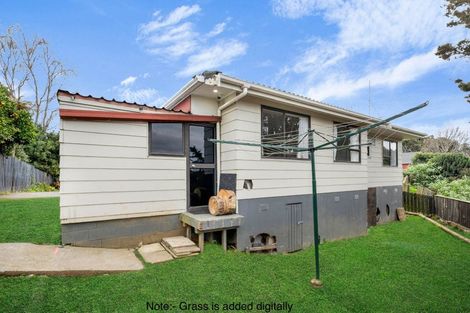 Photo of property in 2/33 Seaward Place, Wattle Downs, Auckland, 2103