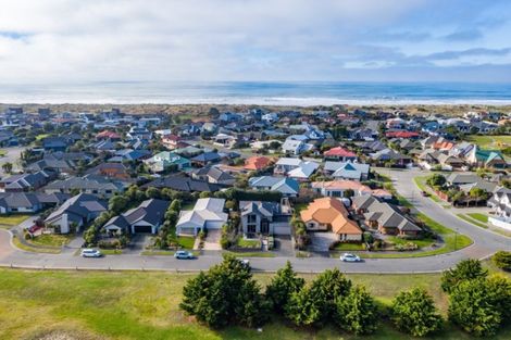 Photo of property in 6 Seacroft Place, Waimairi Beach, Christchurch, 8083