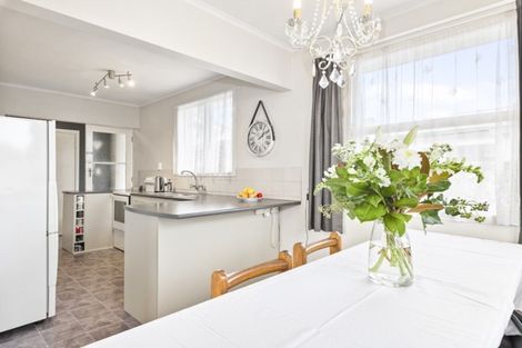 Photo of property in 15 Sunrise Avenue, Owhata, Rotorua, 3010