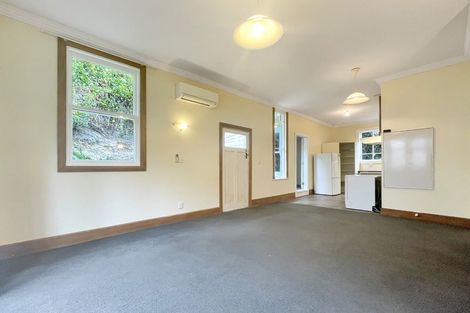 Photo of property in 123a Glenmore Street, Kelburn, Wellington, 6012