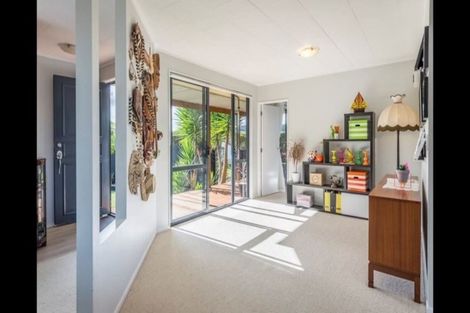 Photo of property in 3 Amberly Rise, Helensville, 0800