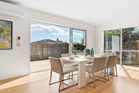 Photo of property in 8b Karamu Street, Te Atatu Peninsula, Auckland, 0610