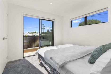 Photo of property in 2/137 View Road, Sunnyvale, Auckland, 0612