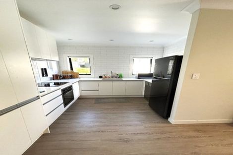 Photo of property in 40d Kervil Avenue, Te Atatu Peninsula, Auckland, 0610