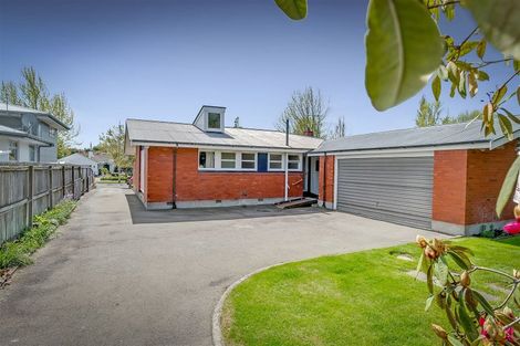 Photo of property in 11 Tuirau Place, Ilam, Christchurch, 8041