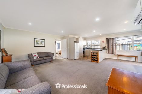 Photo of property in 17 Woodland Mews, Wainuiomata, Lower Hutt, 5014