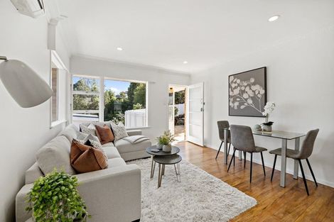 Photo of property in 2/38 Woodford Road, Mount Eden, Auckland, 1024