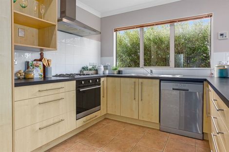 Photo of property in 2 Fiordland Place, Aotea, Porirua, 5024