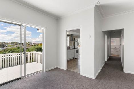 Photo of property in 74 Oakdale Road, Mount Roskill, Auckland, 1041