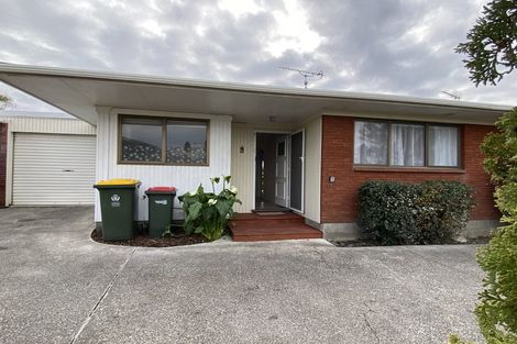 Photo of property in 2/76 Wellington Street, Howick, Auckland, 2014