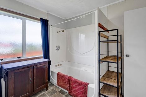 Photo of property in 2 Whitcombe Terrace, Midhirst, Stratford, 4394