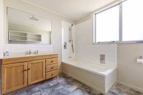 Photo of property in 1 Cordyline Road, Port Waikato, Tuakau, 2695