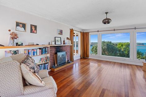 Photo of property in 79 Tiri Road, Tindalls Beach, Whangaparaoa, 0930