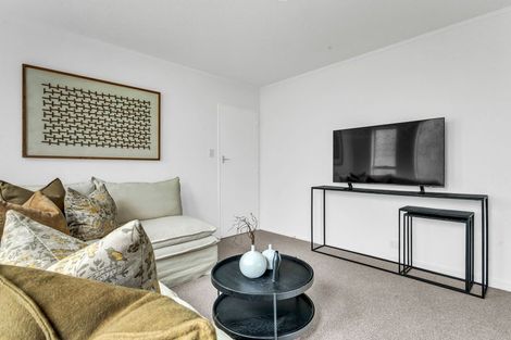 Photo of property in 3b Hunter Place, Merrilands, New Plymouth, 4312