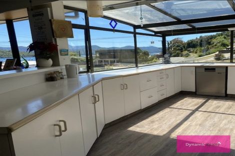 Photo of property in 318 Waikawa Road, Waikawa, Picton, 7220