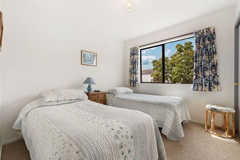 Photo of property in 20 Balmoral Drive, Kelvin Heights, Queenstown, 9300