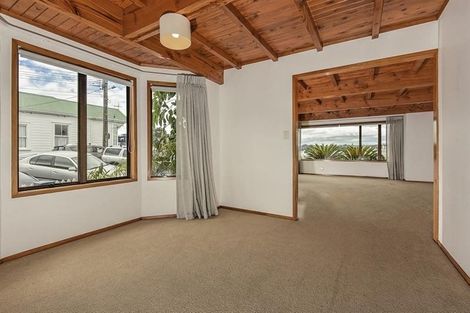 Photo of property in 33 Queens Parade, Devonport, Auckland, 0624