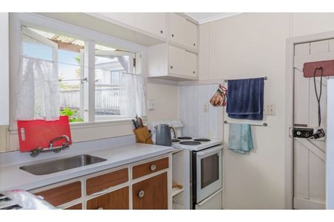 Photo of property in 118 Whangaparaoa Road, Red Beach, 0932