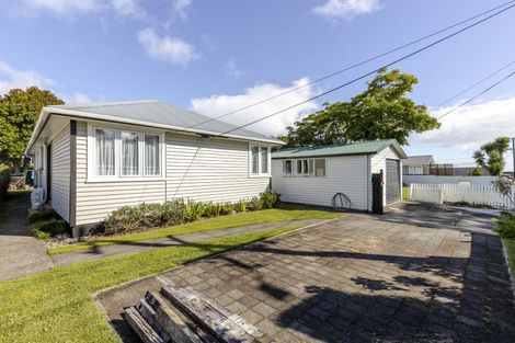 Photo of property in 412 Carrington Street, Upper Vogeltown, New Plymouth, 4310