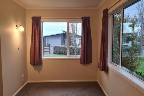 Photo of property in 4 Tararua Crescent, Carterton, 5713