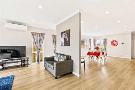 Photo of property in 18 Camp X Place, Whenuapai, Auckland, 0618