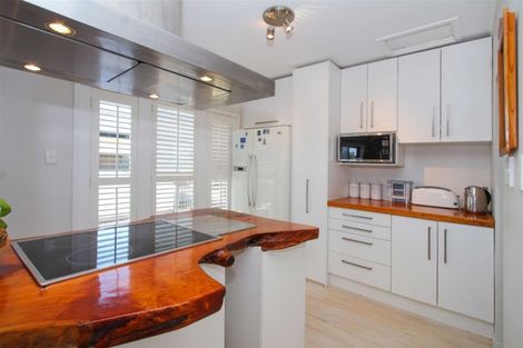 Photo of property in 155 Vipond Road, Stanmore Bay, Whangaparaoa, 0932