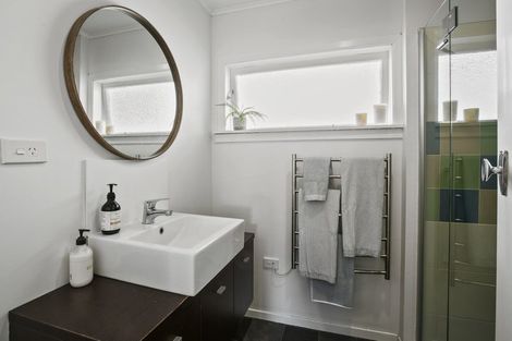 Photo of property in 36a Beaumont Crescent, Frankleigh Park, New Plymouth, 4310