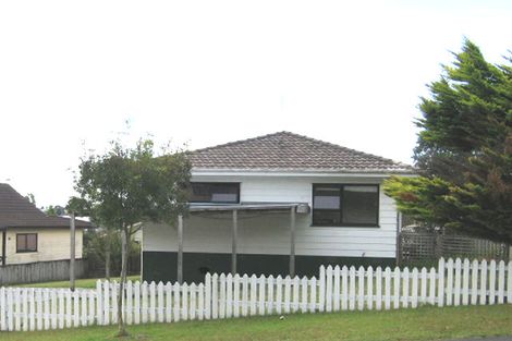 Photo of property in 31 Holmes Drive South, West Harbour, Auckland, 0618