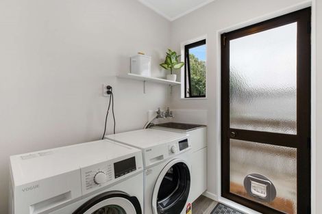 Photo of property in 49 Riverside Drive, Waiuku, 2123