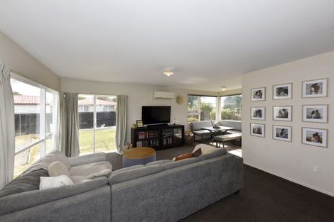 Photo of property in 13 Lenton Street, Aranui, Christchurch, 8061