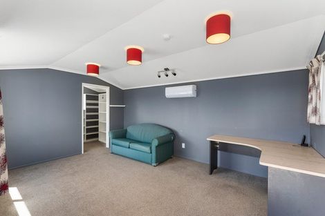 Photo of property in 28 Drake Street, Waikawa Beach, Levin, 5573