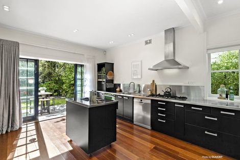 Photo of property in 54b Hobson Street, Thorndon, Wellington, 6011