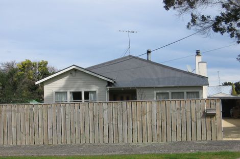 Photo of property in 14 Hayward Street, Featherston, 5710