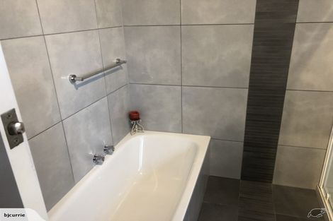 Photo of property in 3 Woodstock Place, Hokowhitu, Palmerston North, 4410