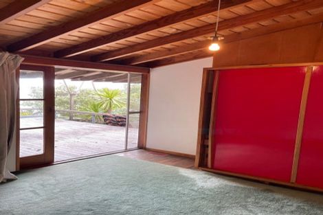 Photo of property in 15b Second Avenue, Stanley Point, Auckland, 0624