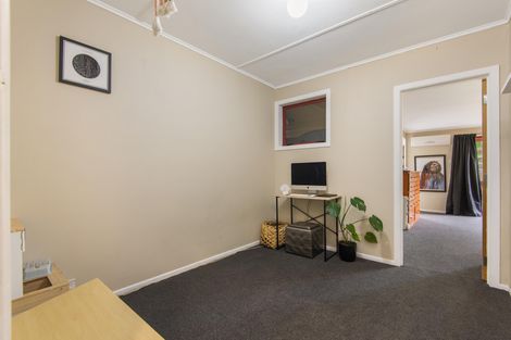 Photo of property in 24 Snowdon Avenue, Terrace End, Palmerston North, 4410