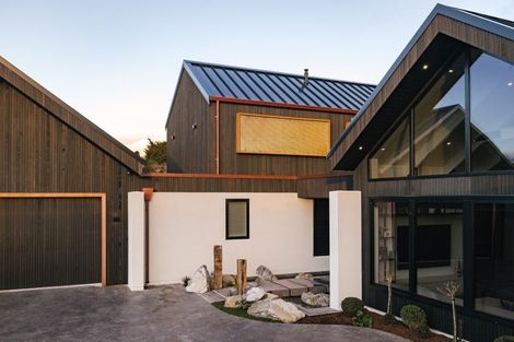 Photo of property in 69 Kanuka Drive, Hokowhitu, Palmerston North, 4410