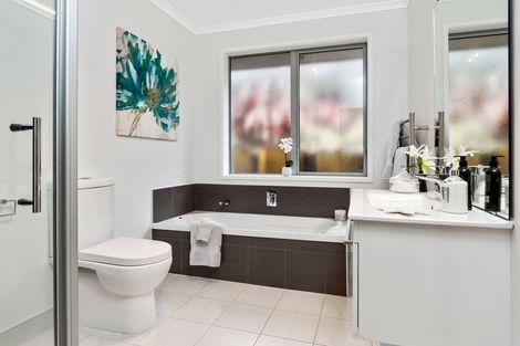 Photo of property in 4 Mcneish Place, Pokeno, 2402