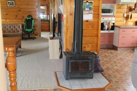 Photo of property in 93 Hurndall Street East, Maungaturoto, 0520