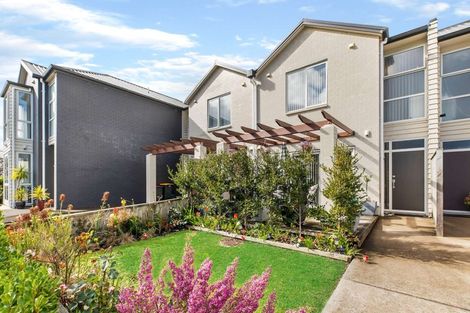 Photo of property in 33 Popokatea Drive, Takanini, 2112