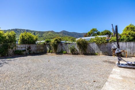 Photo of property in 1 Whitby Close, Waikawa, Picton, 7220