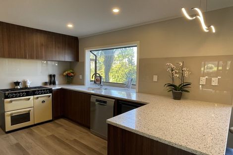 Photo of property in 5a Paparoa Road, Cockle Bay, Auckland, 2014