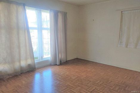 Photo of property in 23 Toru Street, Te Atatu Peninsula, Auckland, 0610