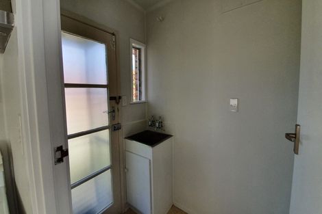 Photo of property in 1/242 Onewa Road, Birkenhead, Auckland, 0626