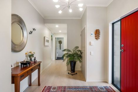 Photo of property in 2 Halsey Grove, Paraparaumu Beach, Paraparaumu, 5032