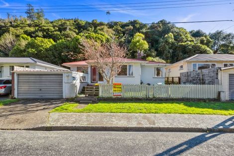 Photo of property in 16 Sunny Grove, Wainuiomata, Lower Hutt, 5014