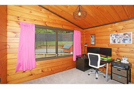 Photo of property in 13 Chrisarda Place, Red Hill, Papakura, 2110