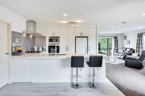 Photo of property in 23 Croftview Road, Wattle Downs, Auckland, 2103