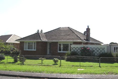 Photo of property in 19 Durham Street, Te Atatu Peninsula, Auckland, 0610