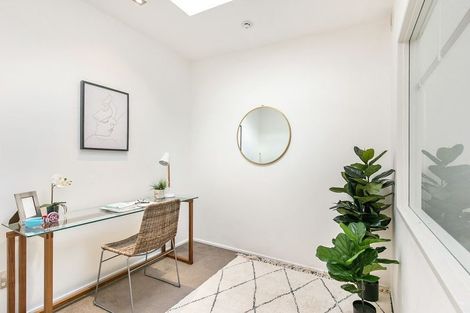 Photo of property in 56 Saddleback Grove, Karori, Wellington, 6012